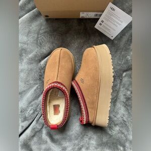 UGG Women's Tazz Chestnut Platform
Slippers 7